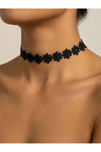 Take Two By Styli Lace Choker Necklace