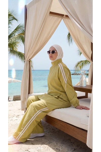 Wovi Moda Women's Striped Detail Relaxed Fit Tracksuit Set