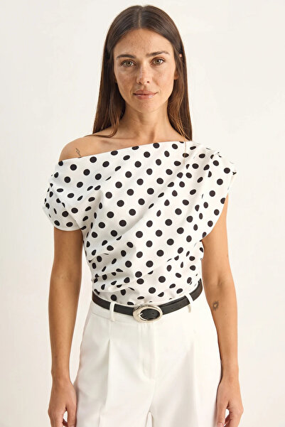 Şeker Portakalım Women's Boat Neck Draped Polka Dot Ecru Black Blouse