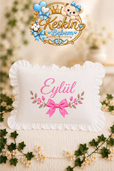 Kişiye Özel Bebek Yastığı Eylül İsimli Pembe Kurdeleli Çiçekli Kız Bebek Dekoratif Yastık