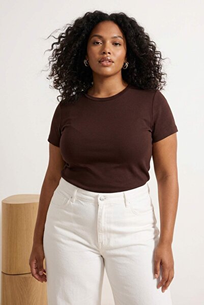 Trendyol Curve Καφέ μαλακή μπλούζα από βισκόζη με πλέξη ριμπ, μεγάλου μεγέθου...