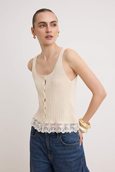 Συλλογή Trendyol Εκρού Δαντελένια Καλοκαιρινή Πλεκτή Μπλούζα από Νήματα TWOSS...