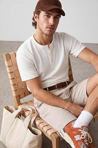 Trendyol Kollektion Beigefarbene Herren-Shorts und Bermuda-Hose mit flexiblem...