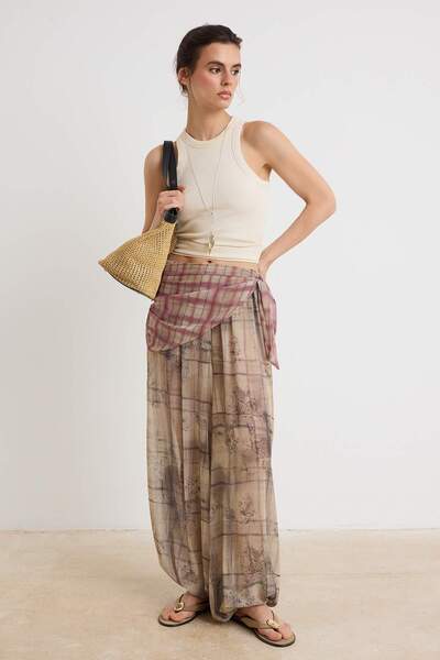Trendyol Collection Pantaloni tip balon din șifon colorați cu șal la talie TW...