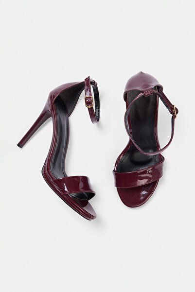 TRENDYOL SHOES Pantofi cu toc clasic de 10,5 cm pentru femei, roșu vișiniu TA...