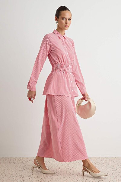 Trendyol Modest Czerwona elastyczna sukienka maxi w kratę z tkaniny Beli Gipe...