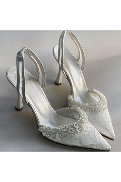 runa shoes Παπούτσια με τακούνι, διακοσμημένα με πέτρες και δαντέλα