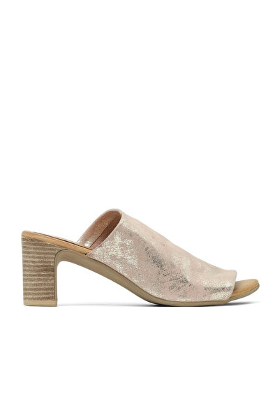 Bueno Shoes شبشب نسائي بكعب من جلد الغزال الداكن 01wn1503