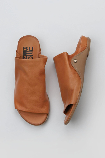 Bueno Shoes Δερμάτινες γυναικείες φλατ παντόφλες Taba 01wu7602
