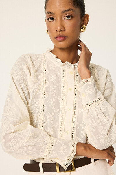 Touché Privé Fisto Embroidered Stand-Up Collar Shirt