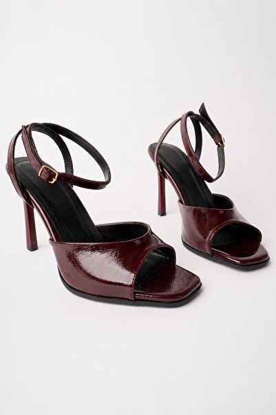 Entella Store Lesley Cross-Strapped Burgundy Patent Leather Single-Strapped W...