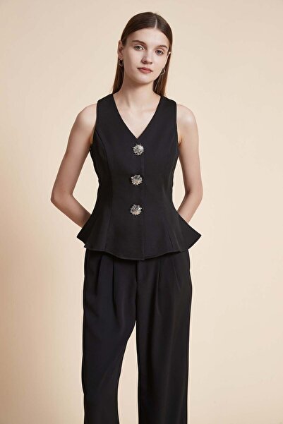 Yola Sleeveless Blouse