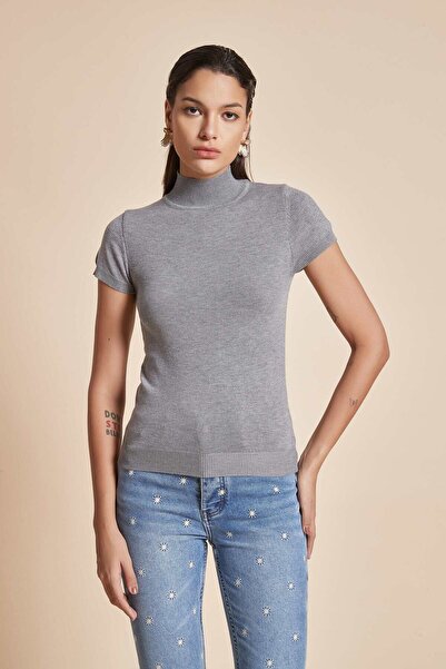 Yola Solid High Neck Short Sleeve Top