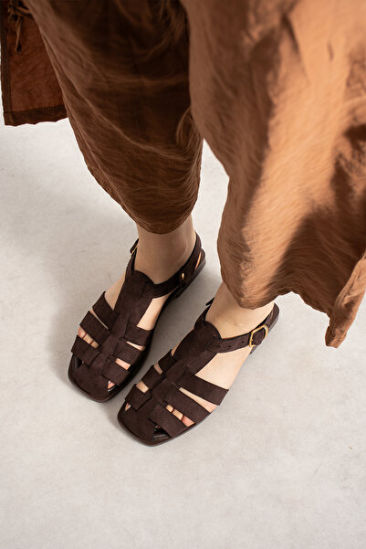 diya shoes Women's Sandals with Suede Buckle Detail