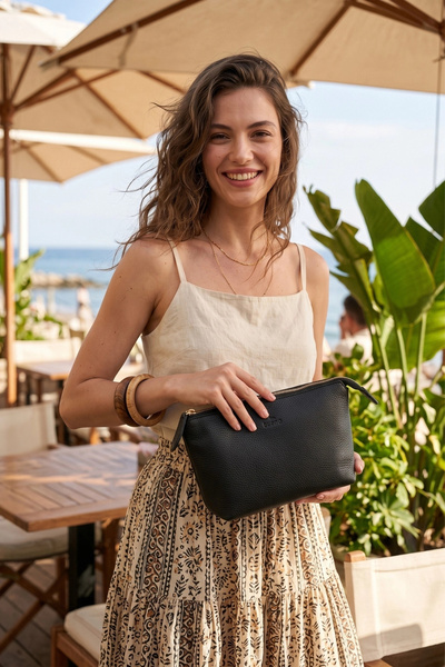 BUENO Black Flotter Leather Women's Handbag