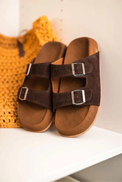 by selvi Lukka Shoes شبشب رجالي من Lorenzo Bitter Brown بإبزيم مزدوج ونعل فلي...