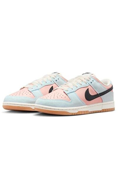 Nike حذاء رياضي نسائي من Dunk Low Pastel (نوصي بشراء مقاس ضيق أكبر مقاسًا)
