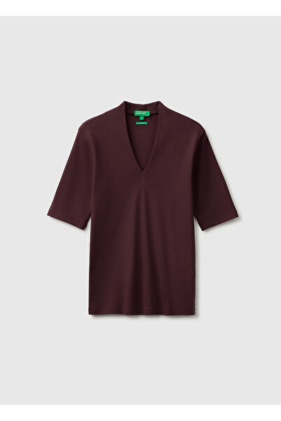 United Colors of Benetton تيشيرت نسائي بني 100% قطن بنصف كم وياقة عميقة على ش...