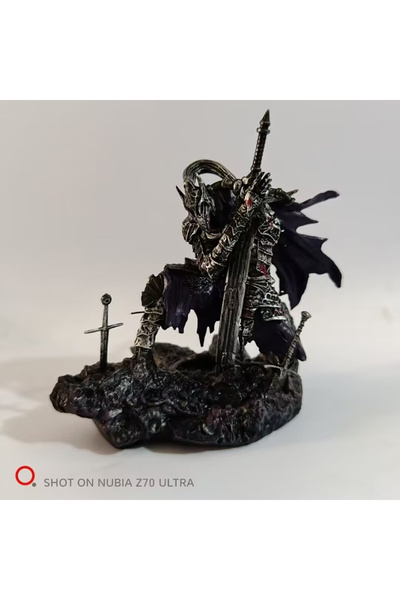 BANDAI no box DARK SOULS Figure Artorias Strolling Through Dark Souls III The...