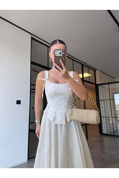 BB Bensu Buyruk ΜΠΛΟΥΖΑ ΚΟΡΣΕ ΜΕ ΡΑΠΤΙΚΕΣ ΛΕΠΤΟΜΕΡΕΙΕΣ ΚΟΝΤΡΑΣΤ