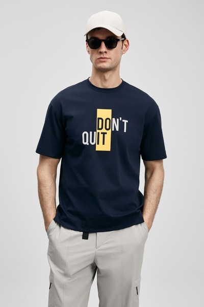 Lufian 111020285 Carl Modern Graphic T-Shirt Ανδρικό T-Shirt ΣΚΟΥΡΟ ΜΠΛΕ