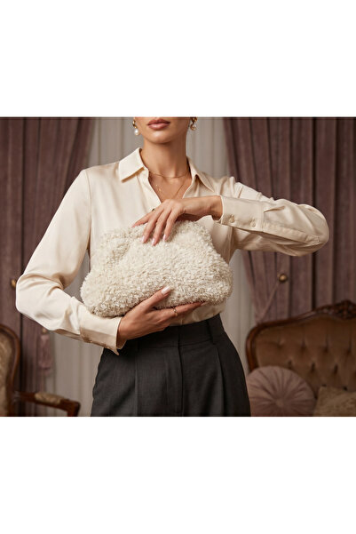 Meya design Hand Knitted Glittery Velvet Thread Scholarship Handbag - Beige E...