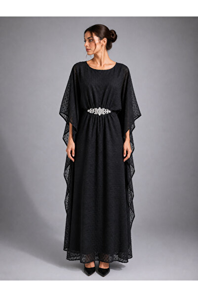 Queens dresses Elegant Robe with a Soft, Flowing Design and Wide Sleeves