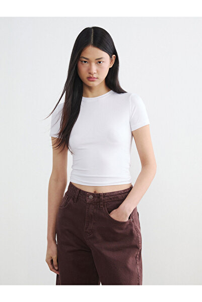 LC Waikiki Nevavm Women's T-Shirt with Oval Collar and Difference