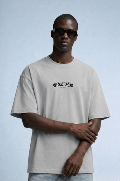 MATERIAL Ανδρικό μπλουζάκι CHILL VIBE με στάμπα σε γκρι χρώμα, oversized