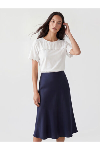 LC Waikiki Nevavm Women's T-Shirt with Oval Collar Embroidery and Difference ...