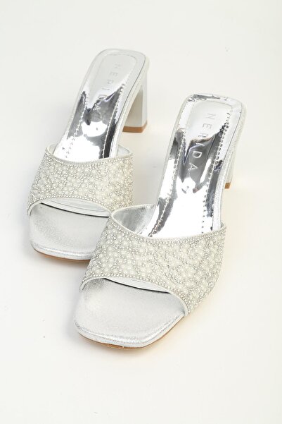 NERİDA Silver Pearl Stone Detailed Heeled Slippers