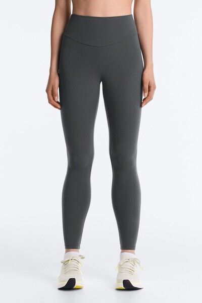 Oysho Comfortlux high rise bilek hizasında tayt