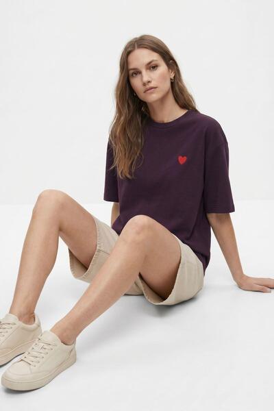 Rays Tricou cu guler rotund și broderie inimă de prune 6218