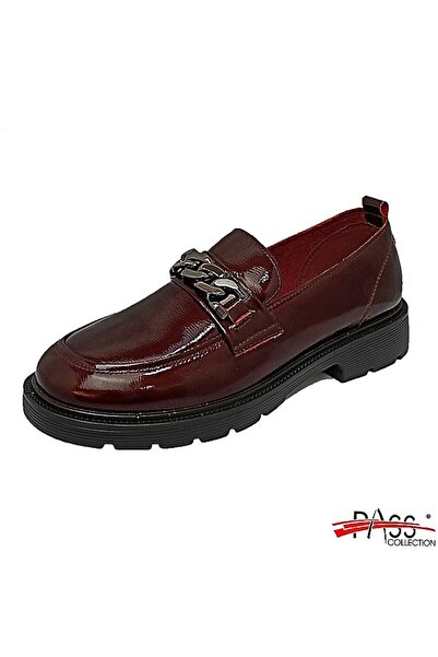 PASS Collection Women's casual shoes made of patent burgundy leather 40008B