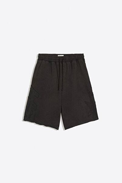 Bershka Yıkama efektli, yamalı şardonlu bermuda
