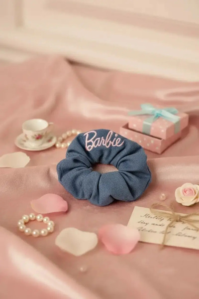 Miniso مشبك شعر من السلسلة الوردية المرخصة من باربي - مشبك مطاطي أنيق مطرز بم...