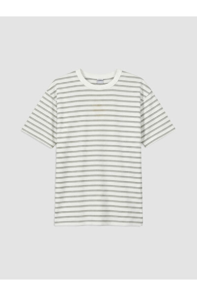 LC Waikiki تي شيرت مخطط للأولاد من UZG STORE Zero Roba Collar للأولاد ذوي الأ...