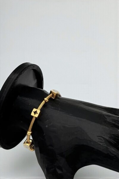 nftart.design Gold Square Star Motif Steel Bracelet