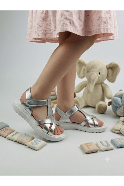 BURAK ALDAY SHOES فستان سهرة للفتيات صندل فضي اللون