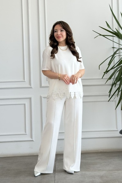 yb yağmur butik Sweatpants Set with Guipure Stone Detail at the Hem