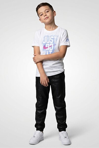 Nike Kids Boy Graphic Print Short Sleeve Outdoor T-Shirt, White
