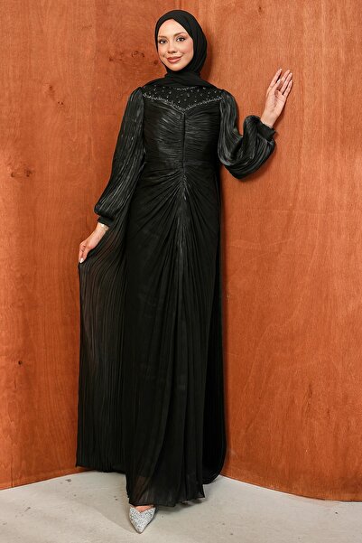 İmajButik Black Evening Dress with Gathered Front and Stone-Embellished Collar