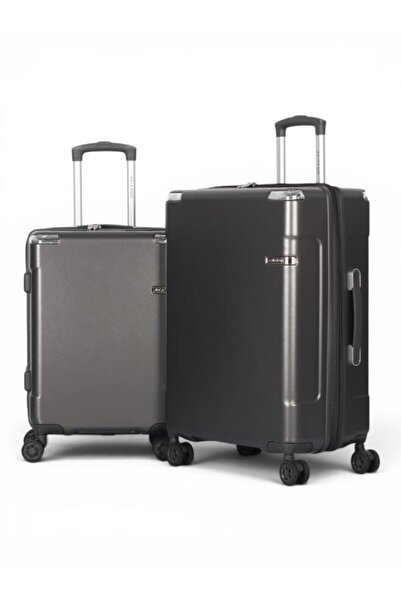 AVIATOR Aviator Brand Two Suitcases 24 and 20 Inches Made of Unbreakable Pc M...