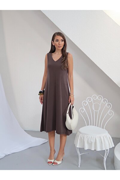 Paw Garage Women's Sarah Imported Modal Pique Fabric V-Neck Midi Dress