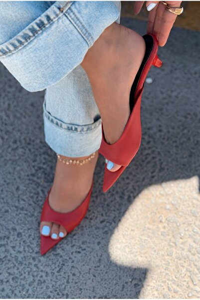 I Love Shoes نعال نسائية بكعب من الجلد الأحمر غير اللامع من بوريني