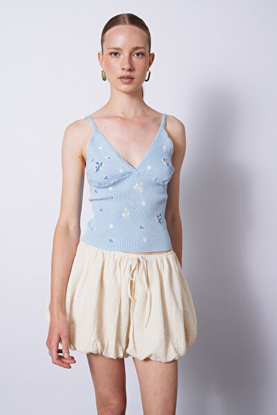 Nisan Flower Embroidered Lace Tricotated T-Shirt Baby Blue