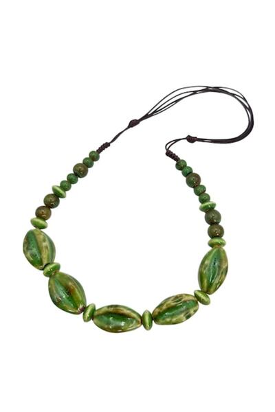 PRAVALIA CU SURPRIZE Colier cu mărgele ceramice, verde, reglabil