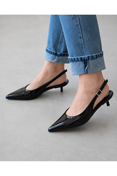 FİNTAS Ayağınıza Gelen Moda Patent Leather Shoes Short Heel Shoes