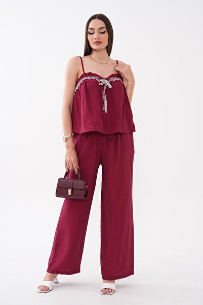 ŞİMAL Ženska bluza i pantalone sa čipkastim detaljima i remenom od konopa, se...