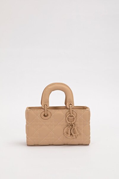 Levidor Quilted Handbag with Coffee Accessories